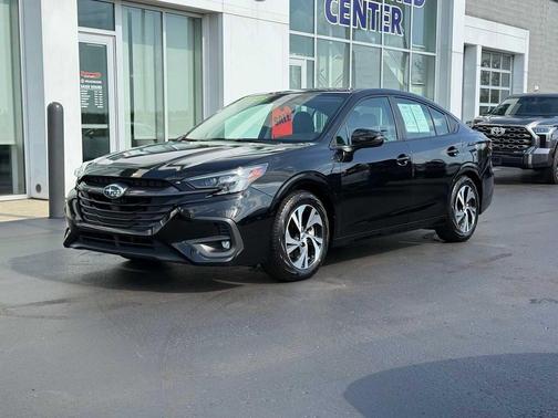 Crystal Black Silica 2025 Subaru Legacy Premium