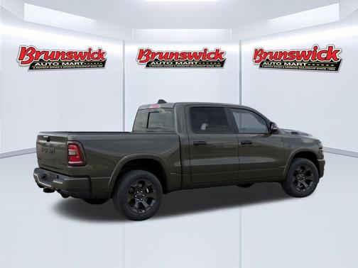 Tank 2027 RAM 1500 Big Horn/Lone Star