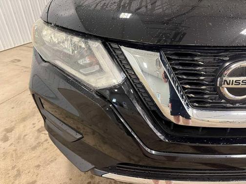 Magnetic Black Pearl 2020 Nissan Rogue SV
