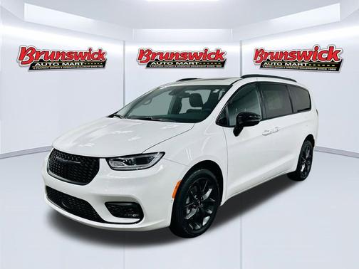 Bright White Clearcoat 2023 Chrysler Pacifica Limited