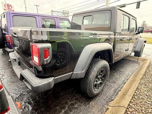 2026 Jeep Gladiator Sport