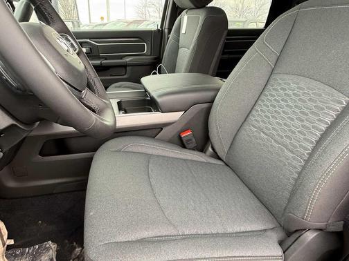 2026 RAM 2500 Big Horn Crew Cab 4x4 6'4' Box