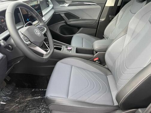 pyrite silver metallic 2026 Volkswagen Tiguan 2.0T SE