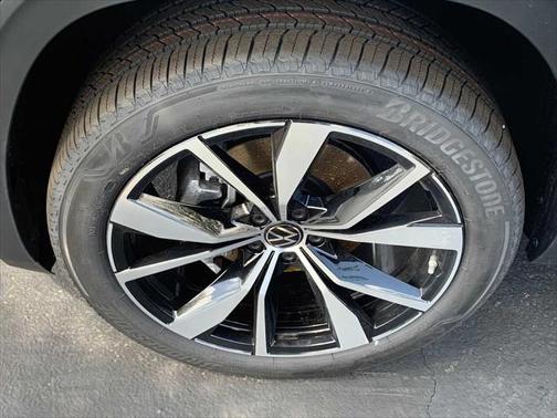 2025 Volkswagen Atlas 2.0T SEL Premium R-Line 4MOTION