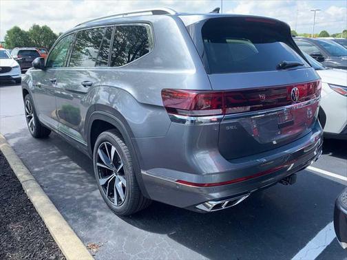 2025 Volkswagen Atlas 2.0T SEL Premium R-Line 4MOTION