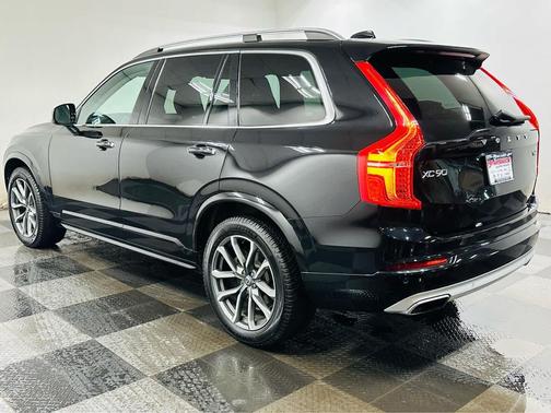 2019 Volvo XC90 T6 Momentum