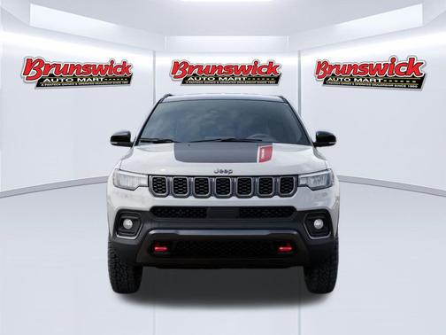 Bright White Clearcoat 2026 Jeep Compass Trailhawk