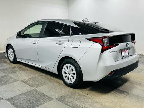 2019 Toyota Prius LE