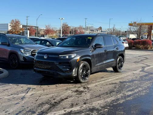 2026 Volkswagen Tiguan 2.0T SE R-Line Black 4MOTION