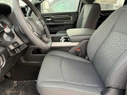 2026 RAM 2500 Big Horn Crew Cab 4x4 6'4' Box