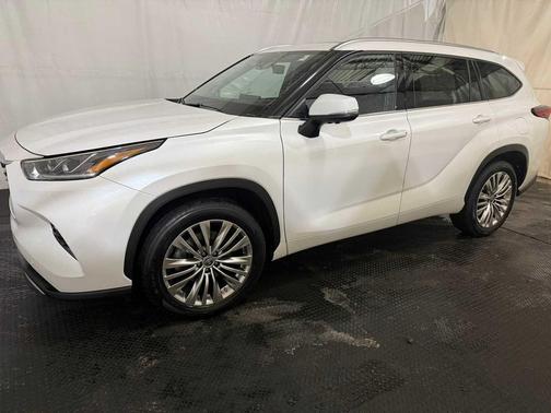 2023 Toyota Highlander Platinum