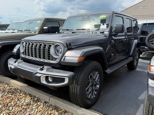 2025 Jeep Wrangler 4-Door Sahara 4x4