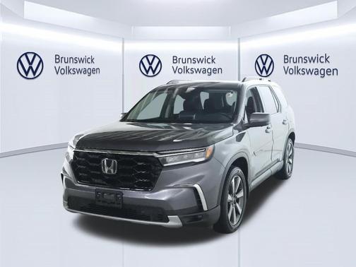 Modern Steel Metallic 2024 Honda Pilot Elite