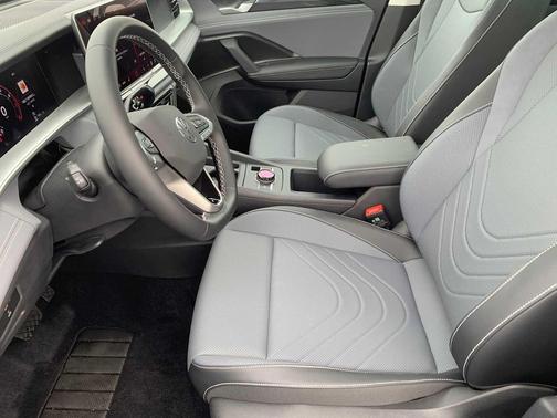 2025 Volkswagen Tiguan 2.0T SE 4MOTION