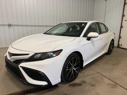 Ice Cap 2023 Toyota Camry SE