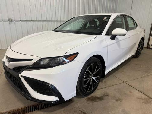 Ice Cap 2023 Toyota Camry SE