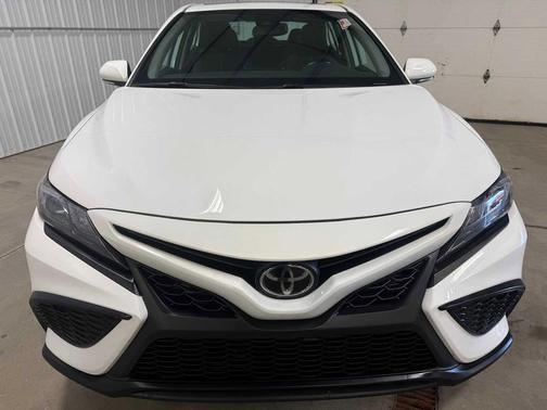 Ice Cap 2023 Toyota Camry SE