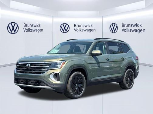 Avocado Green Pearl 2026 Volkswagen Atlas 2.0T SE w/Technology 4MOTION
