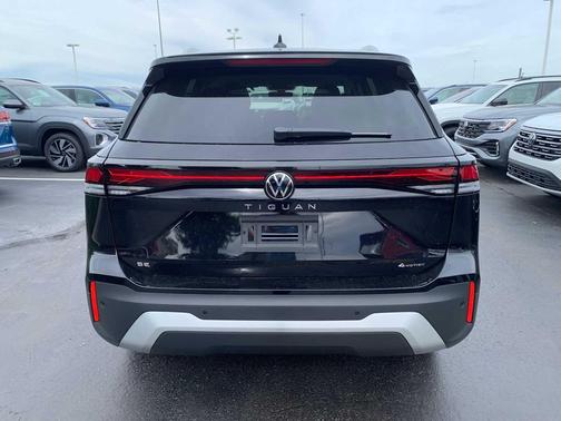 2025 Volkswagen Tiguan 2.0T SE 4MOTION