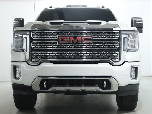 White Frost Tricoat 2023 GMC Sierra 2500 Denali