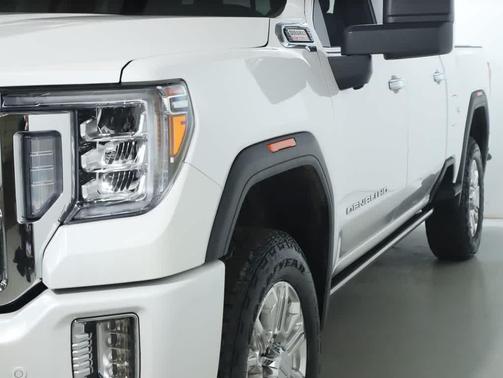 White Frost Tricoat 2023 GMC Sierra 2500 Denali