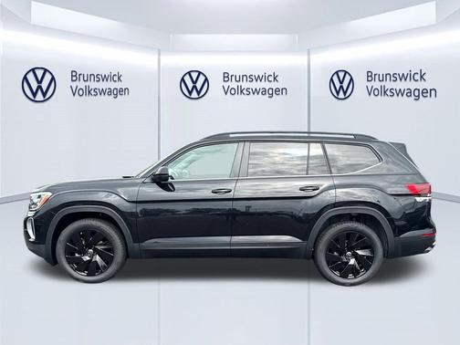 Deep Black Pearl 2026 Volkswagen Atlas 2.0T SE w/Technology 4MOTION