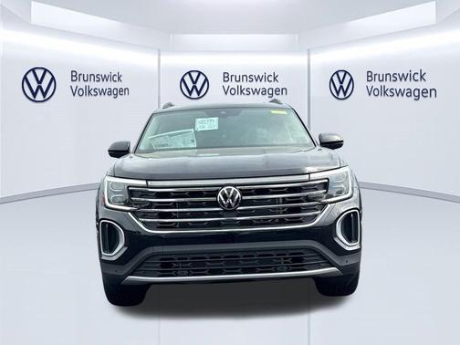 Deep Black Pearl 2026 Volkswagen Atlas 2.0T SE w/Technology 4MOTION