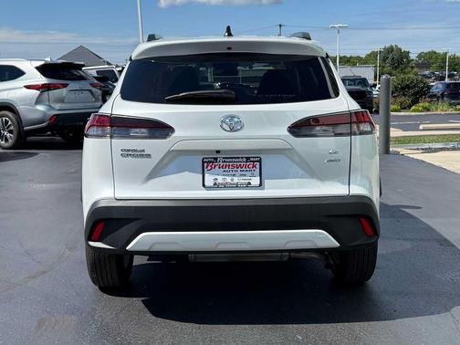 Wind Chill Pearl 2026 Toyota Corolla Cross LE