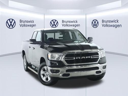Diamond Black Crystal Pearlcoat 2020 RAM 1500 Big Horn/Lone Star