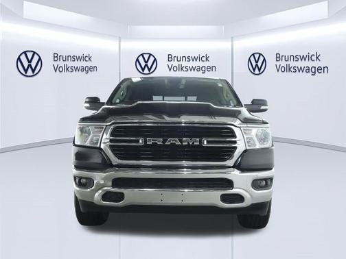 Diamond Black Crystal Pearlcoat 2020 RAM 1500 Big Horn/Lone Star