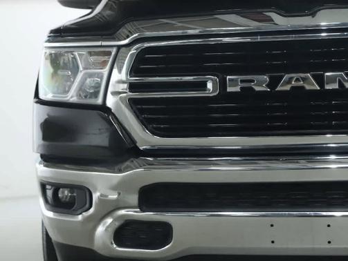 Diamond Black Crystal Pearlcoat 2020 RAM 1500 Big Horn/Lone Star