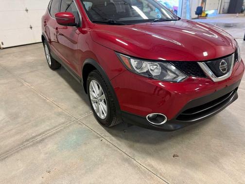 Palatial Ruby 2018 Nissan Rogue Sport SV