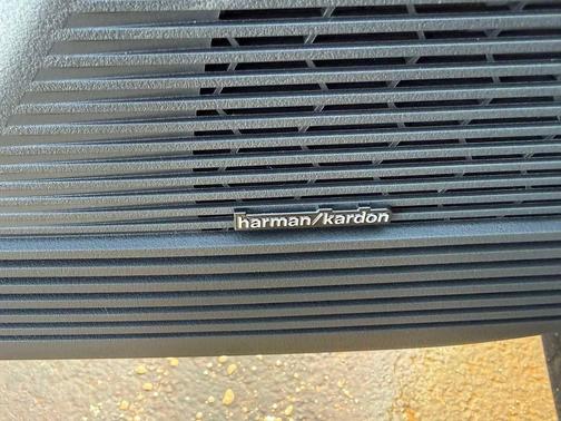 Crystal White Pearl 2026 Subaru Outback Limited XT