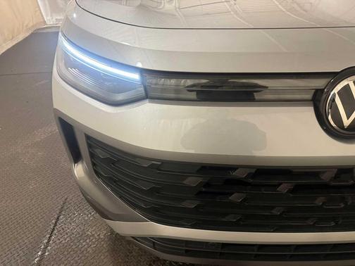 2025 Volkswagen Tiguan 2.0T SE 4MOTION