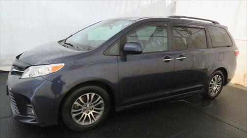 2018 Toyota Sienna XLE Premium