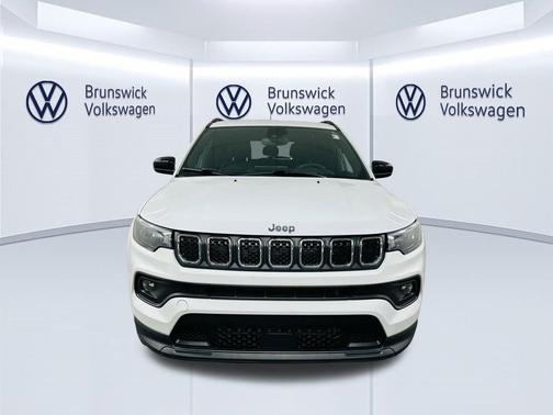 Bright White Clearcoat 2024 Jeep Compass Latitude Lux