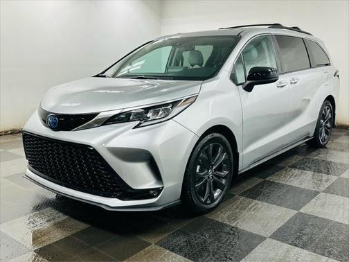 2022 Toyota Sienna XSE 7 Passenger
