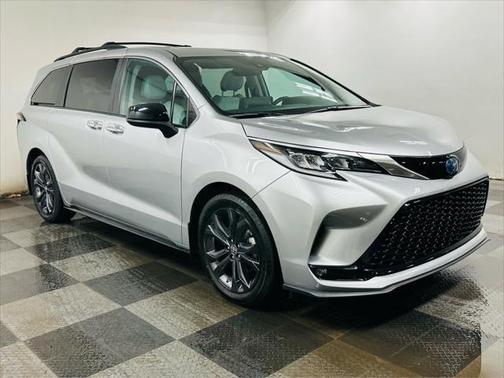 2022 Toyota Sienna XSE 7 Passenger