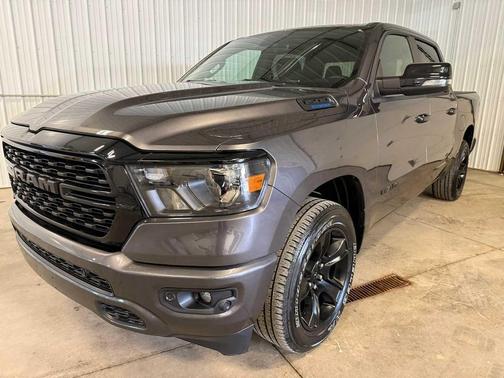 Granite Crystal Metallic Clearcoat 2024 RAM 1500 Big Horn/Lone Star
