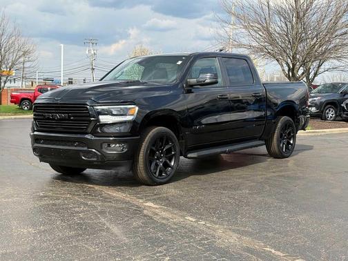 Diamond Black Crystal Pearlcoat 2023 RAM 1500 Laramie