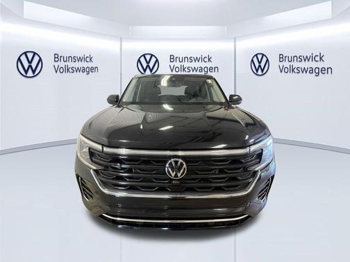 Deep Black Pearl 2024 Volkswagen Atlas 2.0T SEL Premium R-Line 4MOTION