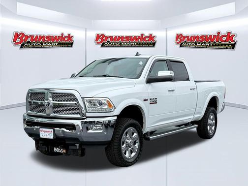 Bright White Clearcoat 2018 RAM 2500 Laramie Crew Cab 4x4 6'4' Box
