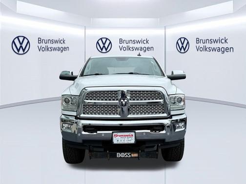 Bright White Clearcoat 2018 RAM 2500 Laramie Crew Cab 4x4 6'4' Box