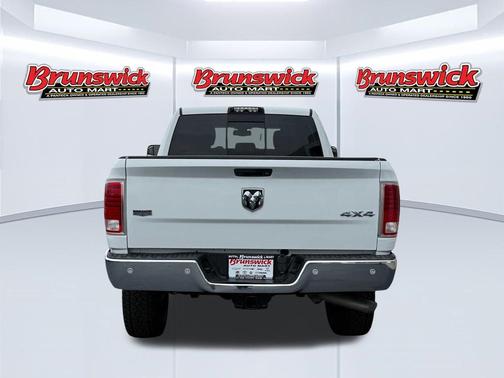 Bright White Clearcoat 2018 RAM 2500 Laramie Crew Cab 4x4 6'4' Box