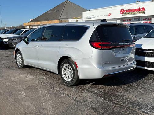 2026 Chrysler Pacifica L