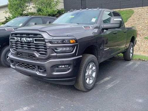2025 RAM 2500 Big Horn Crew Cab 4x4 6'4' Box