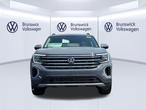 Pure Gray 2026 Volkswagen Atlas 2.0T SE w/Technology 4MOTION