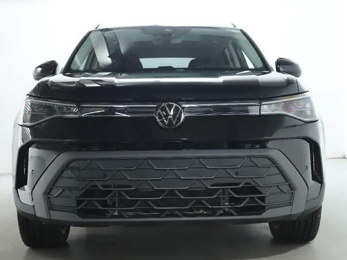 2025 Volkswagen Taos 1.5T SE Black