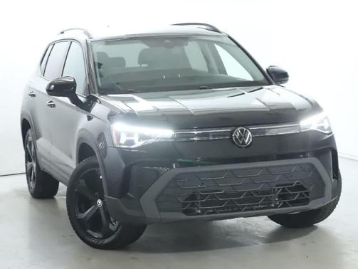2025 Volkswagen Taos 1.5T SE Black
