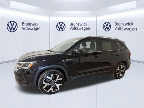 Deep Black Pearl 2023 Volkswagen Taos 1.5T SEL